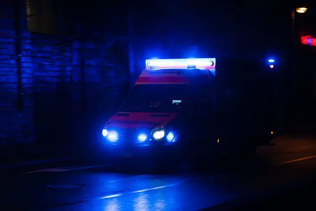 Bei dem Unfall wurden mehrere Menschen schwer verletzt. (Symbolbild) | Foto: Nicolas Armer/dpa