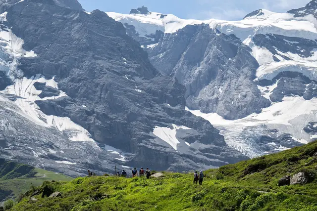 «Ein Problem ist vor allem, dass die Hitzewellen so lange angehalten haben», sagt Severin Karrer, Fachleiter für Ausbildung, Bergsport und Sicherheit im Sommer beim Schweizer Alpen-Club (SAC). | Foto: Peter Schneider/KEYSTONE/dpa