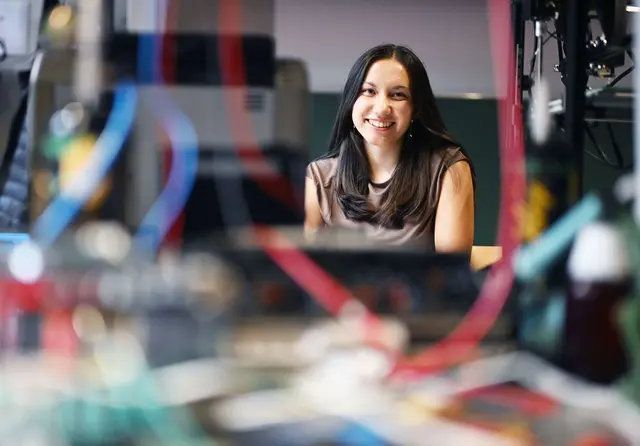 Jana Pohl hat sich als Erste für den Studiengang Quantencomputing an der Hochschule Karlsruhe beworben. | Foto: Uli Deck/dpa