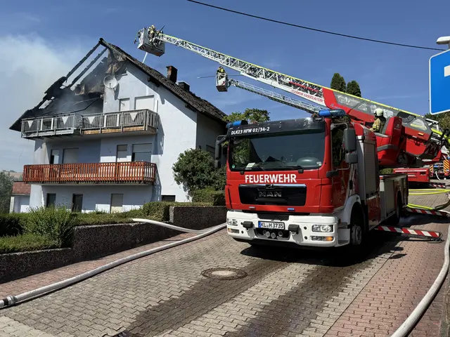 Im Einsatz waren die Feuerwehren aus Olsbrücken, Sulzbachtal, Otterbach, Otterberg und Kaiserslautern mit rund 50 Einsatzkräften und zwölf Fahrzeugen | Foto: Freiwillige Feuerwehr VG Otterbach-Otterberg