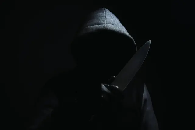 Beim Schützenfest in Rheinberg ist ein 28-Jähriger bei einem Messerangriff schwer verletzt worden. Die Staatsanwaltschaft wertet die Tat als versuchtes Tötungsdelikt, eine Mordkommission der Polizei Duisburg ermittelt. | Foto: S.../stock.adobe.com