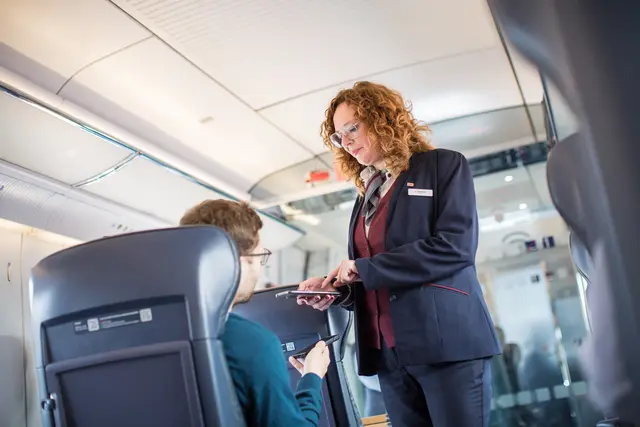 DB Regio startet zwischen Trier und Koblenz ein Pilotprojekt mit Prüfgruppen bei Ticketkontrollen. In den Zügen an der Mosel sind dabei sechs bis acht Mitarbeitende gemeinsam im Einsatz. | Foto: Deutsche Bahn AG / Timo Volz