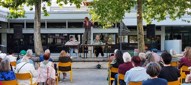 Beim Emmertsgrunder Kultursommer ist für jeden Geschmack etwas dabei: von szenischen Lesungen des Theaters bis hin zu afrikanischer Trommelmusik. | Foto: Stadt Heidelberg /  TES Emmertsgrund e. V.