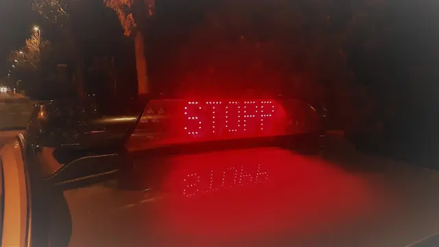 Die Polizei kontrollierte in Neustadt an der Weinstraße einen 22-jährigen Mercedes-Fahrer. Ein Drogentest reagierte auf THC, anschließend folgten Blutprobe und ein Verfahren. | Foto: Polizei RLP