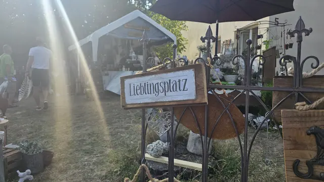 Der Pfälzer Gartenmarkt lädt am 15. und 16. August 2026 zum Bummeln, Entdecken und Genießen in die Gassen von Maikammer ein. | Foto: Eva Bender