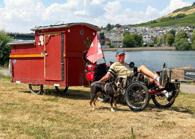 Auf der Tour gen Süden geht es auch entlang der Mosel. | Foto: Harald Tittel/dpa