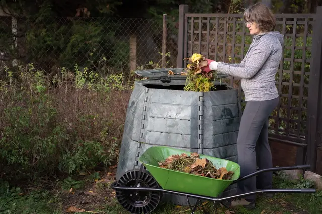 Kompost anlegen: Ein gut angelegter Komposthaufen spart nicht nur Geld für Blumenerde und Dünger, sondern reduziert auch die Menge an Bioabfall, die in der Mülltonne landet | Foto: hopsalka/stock.adobe.com