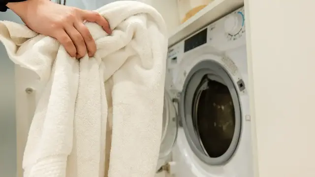 Handtücher waschen ist simpel, braucht dennoch die richtige Routine. | Foto: shine.graphics/stock.adobe.com