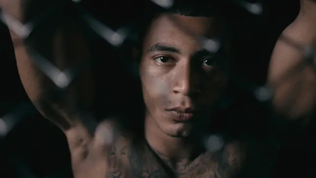 Fight House: Die Dokuserie begleitet einen jungen MMA-Kämpfer auf dem Weg zu seinem ersten Kampf im Käfig. | Foto: HR Hessischer Rundfunk, Foto: Marc Nordbruch