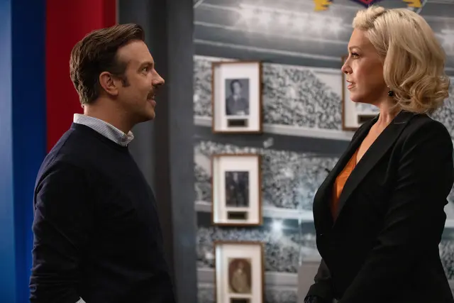 Zwischen Ted Lasso und Rebecca entwickelt sich im Laufe der Serie eine der spannendsten Dynamiken von „Ted Lasso“ | Foto: Apple TV