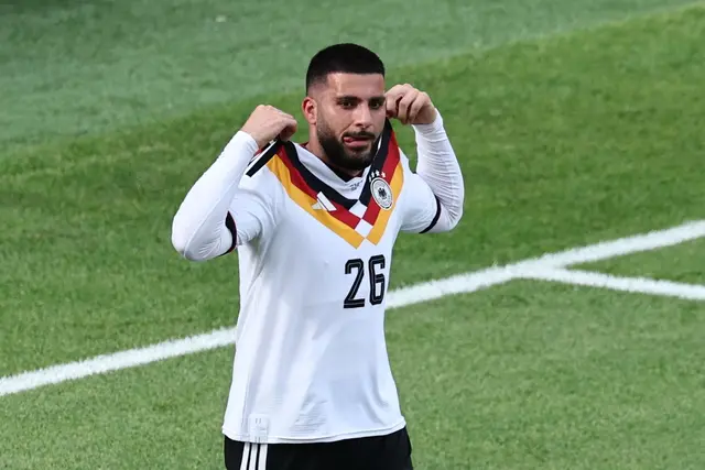 Deniz Undav trägt auch im Trainingslager des VfB Stuttgart langärmlige Shirts. (Archivbild) | Foto: Christian Charisius/dpa
