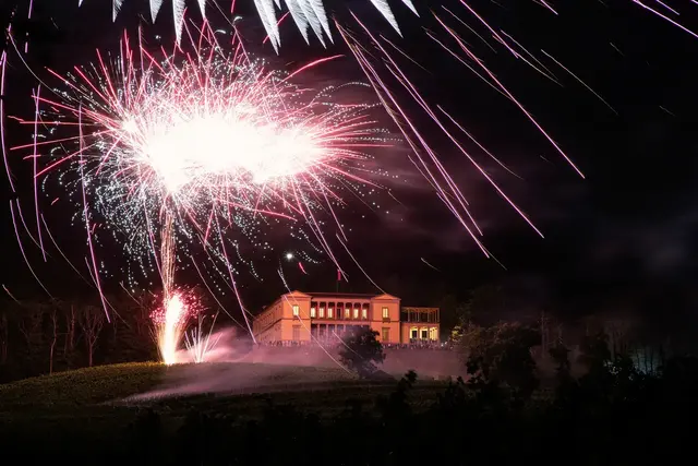Am 28. August lädt die GDKE zum Schlossfest auf die Villa Ludwigshöhe bei Edenkoben ein, mit Musik, historischen Begegnungen und Höhenfeuerwerk. | Foto: GDKE, E. Fischer