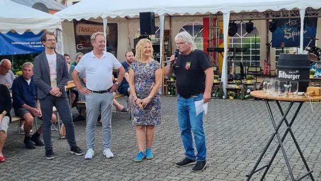 Kerwe Bindersbach 2026: Mit dem Fassanstich wird traditionell die Kerwe eröffnet. | Foto: Martin Thomas