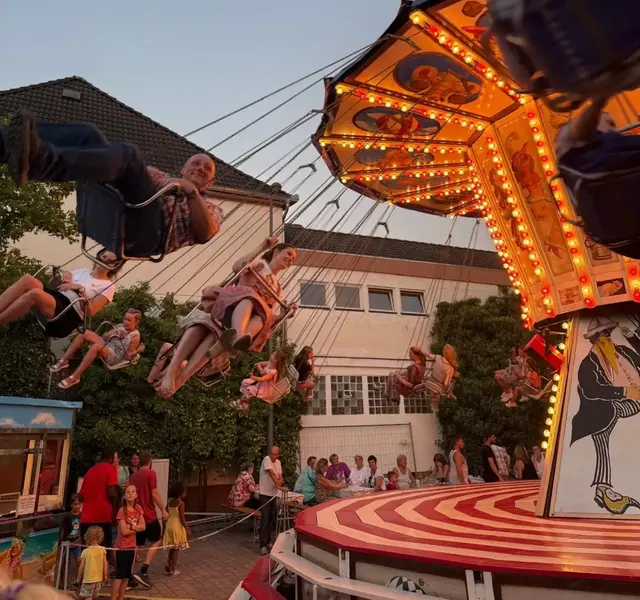 Die Bauern- und Winzerkerwe 2026 in Lachen-Speyerdorf bietet wieder ein abwechslungsreiches Programm für die ganze Familie – mit Kerweumzug, Musik, Weingenuss und vielen weiteren Highlights. | Foto: Christian Gerau