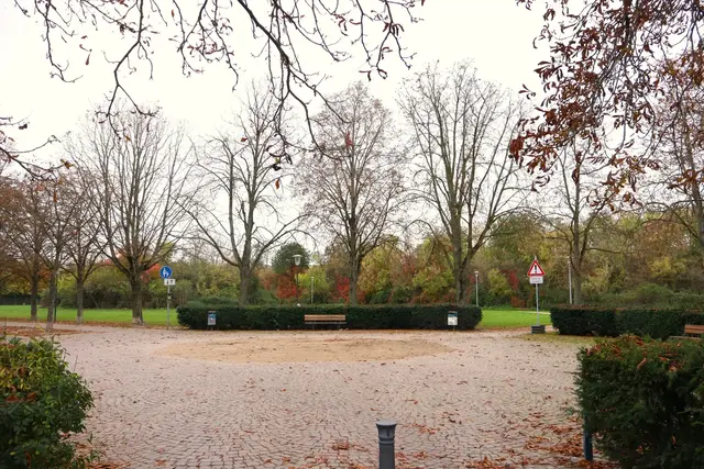 Basteln, Schminken und Spielen. Beim Familienfest im Friedenspark gibt es Angebote für Kinder und Eltern. (Friedenspark im Herbst) | Foto: Julia Glöckner