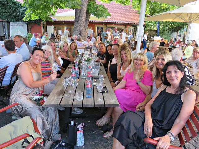 Ein reiner Damentisch feierte Geburtstag | Foto: Brigitte Melder