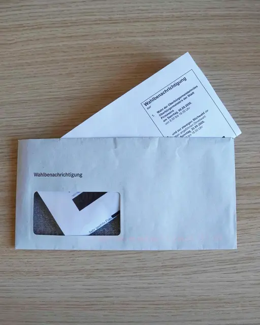 Wer wählen will, findet in der Wahlbenachrichtigung auch das zuständige Wahllokal und Infos zur Briefwahl. | Foto: Stadt Pirmasens