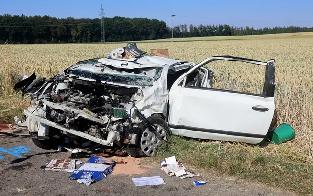 Etwa alle zwei Minuten hat es in den ersten sechs Monaten dieses Jahres irgendwo auf Baden-Württembergs Straßen einen Unfall gegeben.(Archivbild)  | Foto: Rald Zwiebler/z-media/dpa