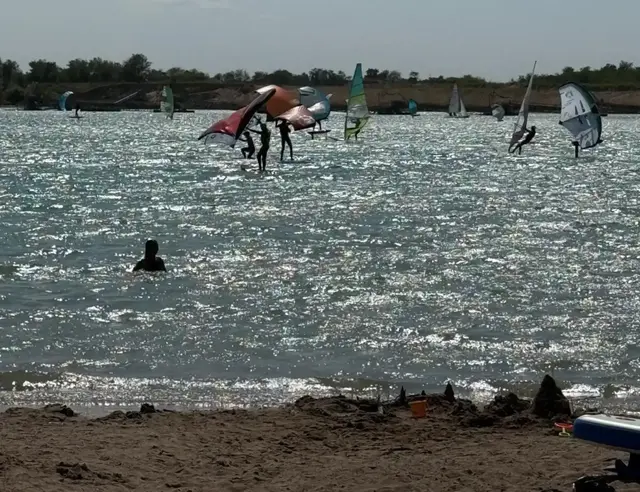Der Epplesee verbindet Badevergnügen mit Wassersport und zieht Besucher aus Baden und der Pfalz an. | Foto: thk