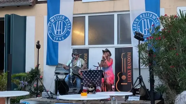 Die Band Lucky Random sorgt am Freitag und Samstag beim VfL Duttweiler für musikalische Unterhaltung. | Foto: Kay Lützel