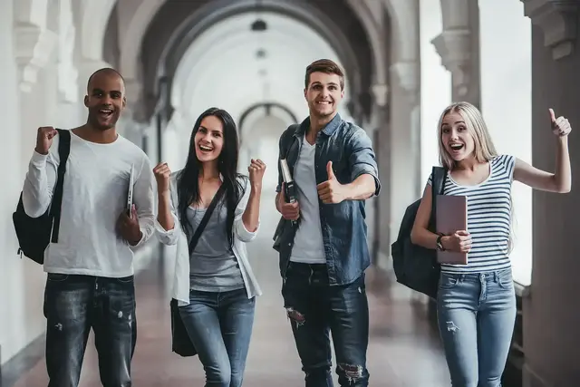 Wenn das Kind 18 wird: Diese Versicherungen sollten Familien jetzt prüfen | Foto: Vasyl/stock.adobe.com