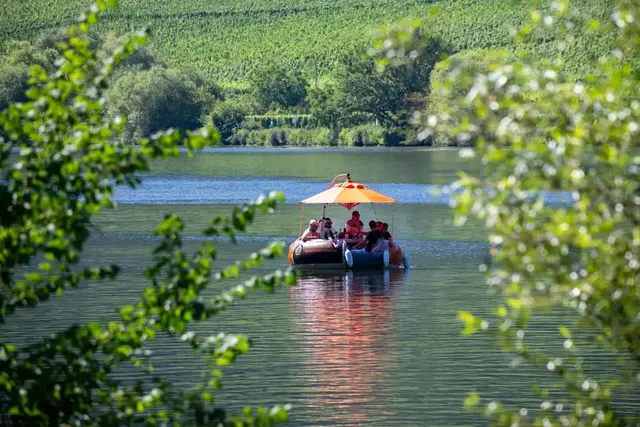 An manchen Orten lässt sich die Hitze aushalten. (Symbolbild) | Foto: Harald Tittel/dpa