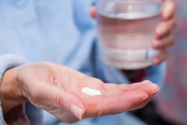 Symbolbild: Semaglutid-Tabletten zur Gewichtsreduktion sollen voraussichtlich ab September in Deutschland verfügbar sein. Die ABDA warnt vor dubiosen Online-Portalen, die Rezepte oder Vorbestellungen per Klick versprechen. | Foto: tetxu/stock.adobe.com