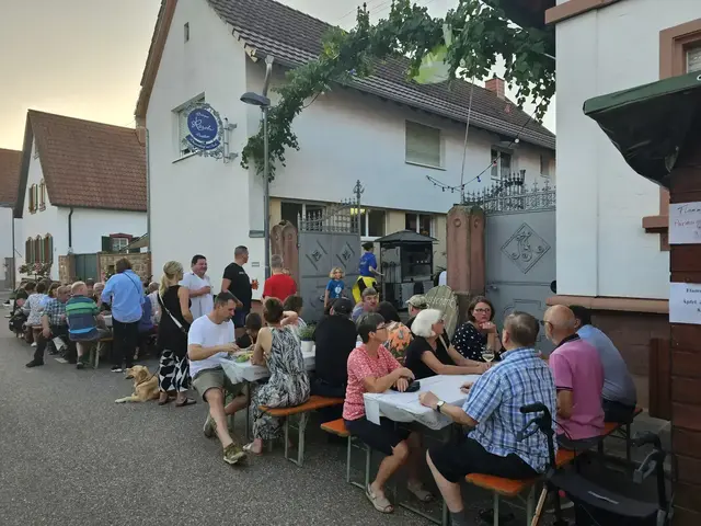 In den Winzerhöfen und auf den Festplätzen erwartet die Besucher beim Weinfest der Freundschaft ein abwechslungsreiches Programm. | Foto: Eva Bender