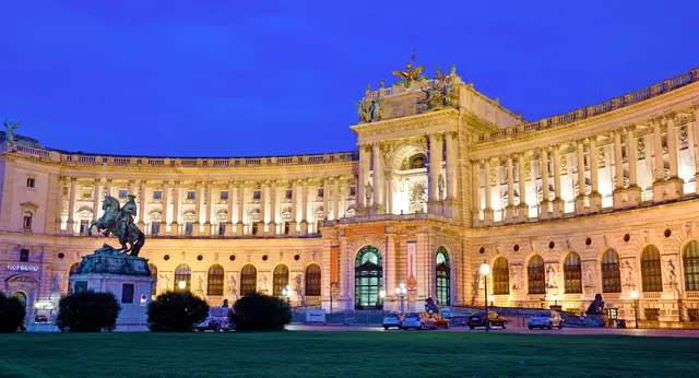Sollte man auf der Wochenblatt-Leserreise 2027 keinesfalls verpassen: Einst das Epizentrum der europäischen politischen Landschaft und ein Symbol der Macht der Habsburger Monarchie, beeindruckt die Hofburg im Herzen Wiens auch heute noch ihre Besucher. | Foto: anko_ter/stock.adobe.com