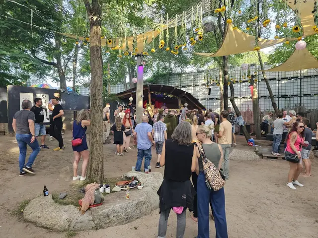 Vom entspannten Gartenambiente über die Clubnacht bis zur Kinder Area: Das „Schneckentempo“-Festival bietet Programm für alle Generationen. | Foto: Eva Bender