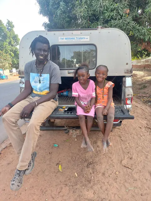 Auch in Gambia haben wir viel Unterstützung | Foto: Andrea Sprengart
