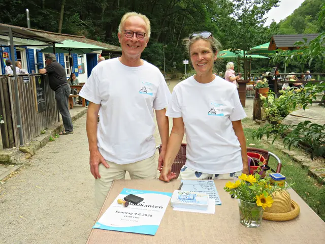Badehaisel-Verein am Entreé zum Konzert | Foto: Brigitte Melder