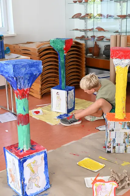 Die Römer liebten es bunt: Jupitergigantensäule bemalen | Foto: Andrea Abt