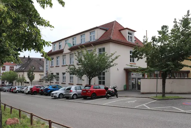Wer im August einen Rentenantrag stellen oder Fragen zur Rente klären will, muss in Pirmasens die zweiwöchige Schließzeit des Versicherungsamts einplanen. | Foto: Stadt Pirmasens