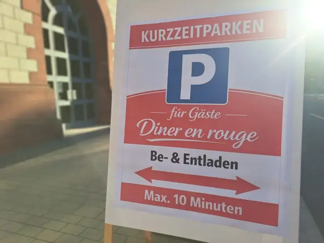 Wer Tische, Stühle, Essen und Getränke mitbringen wollte, durfte kurz an der Fruchthalle parken | Foto: Monika Klein