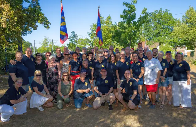 Eine tolle Truppe: Das Mannheimer Traditionscorps steht zusammen; beim Arbeiten und beim Feiern. | Foto: Bernd M. Scheurer