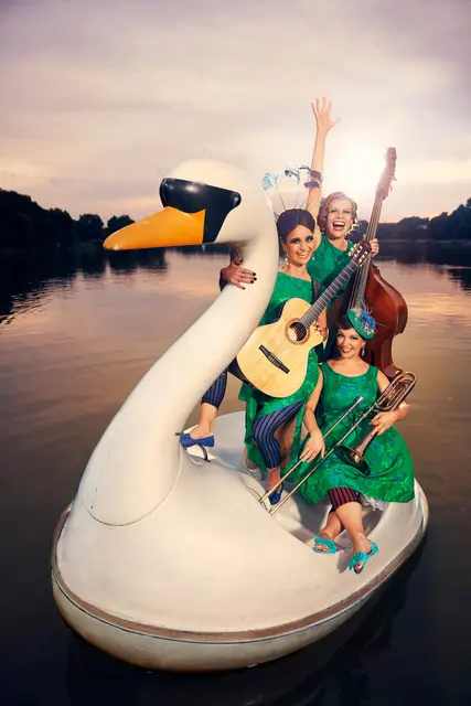 Wer am Abend Lust auf Live-Musik hat, bekommt in der Pirmasenser Festhalle Swing im Retro-Stil zu hören. | Foto: Stadt Pirmasens
