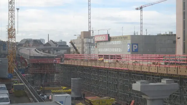 Das Bauunternehmen Heberger bei der Ertüchtigung der weißen Hochstraße | Foto: Julia Glöckner