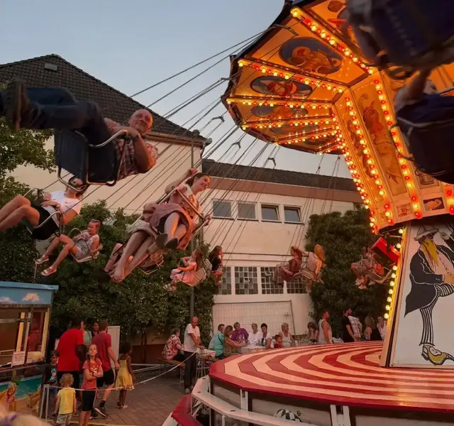 Die Bauern- und Winzerkerwe 2026 in Lachen-Speyerdorf bietet wieder ein abwechslungsreiches Programm für die ganze Familie – mit Kerweumzug, Musik, Weingenuss und vielen weiteren Highlights. | Foto: Christian Gerau
