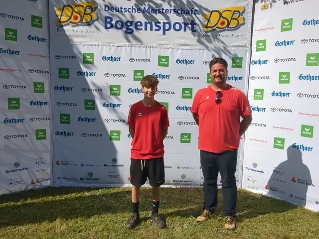 Die beiden Teilnehmer vom Schützenverein Bruchmühlbach:
Jonathan Sprau links, Maximilian Veith rechts | Foto: Matthias Sprau