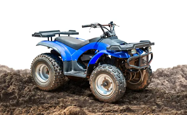 Bei einem Quad-Unfall auf der B292 bei Bad Schönborn sind ein 42-Jähriger leicht und sein 12-jähriger Sohn schwer verletzt worden. Laut Polizeipräsidium Karlsruhe verlor der Fahrer beim Überholen die Kontrolle über das Fahrzeug. (Symbolbild) | Foto: fotoslaz/stock.adobe.com