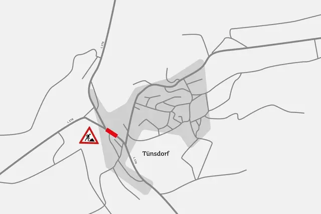 Auf der L 170 in Tünsdorf laufen Instandsetzungsarbeiten. Der Verkehr wird per Ampel am Baufeld vorbeigeführt. | Foto: Landesbetrieb für Straßenbau (LfS)