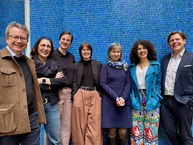 Die Jury des Deutschen Buchpreises 2026: V.l.n.r.: Adam Soboczynski, Stefanie Kreuzer, Theresa Donner, Emily Grunert, Cornelia Geißler, Maha El Hissy, Jan Ehlert | Foto: Anne-Mette Noack
