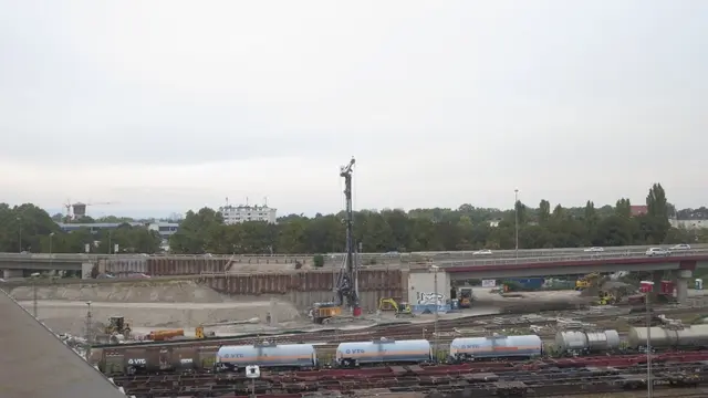 Der nicht mehr genutzte Güterbahnhof wird für den Bau der neuen Hochstraße Nord zurück gebaut | Foto: Julia Glöckner