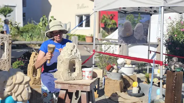 Rund 120 Aussteller präsentieren beim Pfälzer Gartenmarkt in Maikammer Pflanzen, Gartenaccessoires, Kunsthandwerk und Naturprodukte. | Foto: Eva Bender