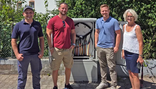 Foto vor Verteilerkasten | Foto: VG Ramstein-Miesenbach