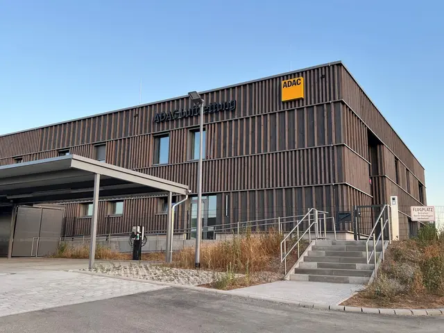 Mit der neuen Luftrettungsstation in Rockenhausen-Dörnbach wird nach Angaben der ADAC Luftrettung die erste nachhaltige Luftrettungsstation Deutschlands in Betrieb genommen. | Foto: Beate Klein-Liebheit/gratis