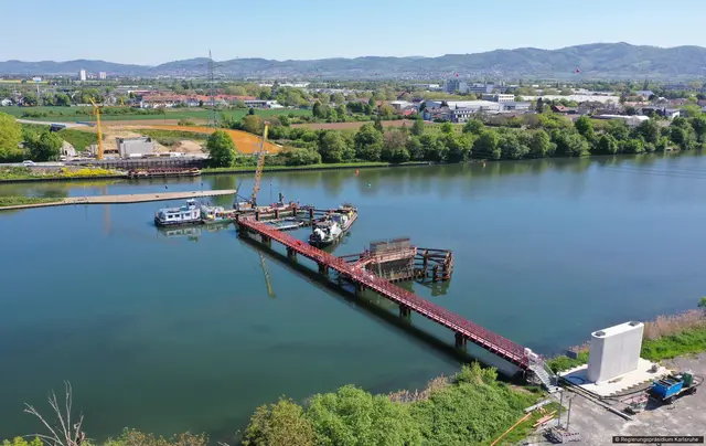L 597 Neckarbrücke Herstellung Flusspfeiler - Blickrichtung Nordost | Foto: RPK