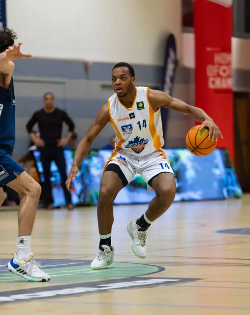 Oluwadamilola „Dami“ Ade-Eri bleibt bei den Ahorn Camp Baskets Speyer. | Foto: Ahorn Camp Baskets