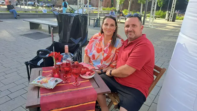 Sascha Müller und Patricia Müller-Langenheim genießen ihren letzten Urlaubstag beim Diner en Rouge in Kaiserslautern | Foto: Monika Klein